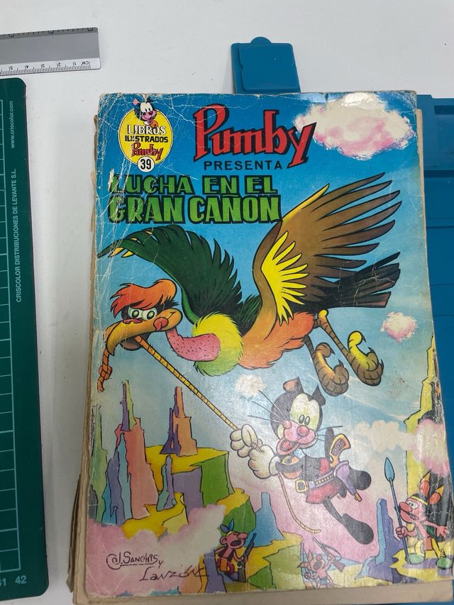 cuatro libros ilustrados Pumby