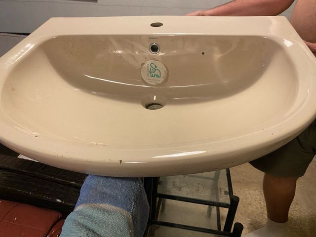 Lavabo de porcelana beige (2)