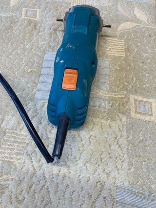 Fresadora Virutex FR192N necesita csmbio escobilla