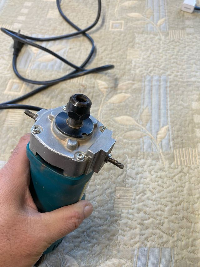 Fresadora Virutex FR192N necesita csmbio escobilla