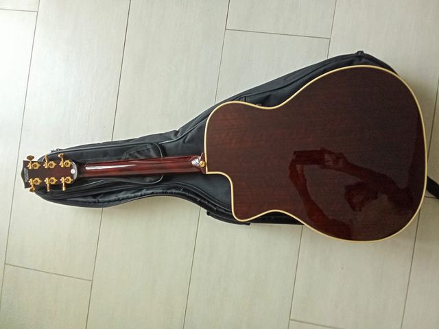 Guitarra Electroacústica Eko Mía IV