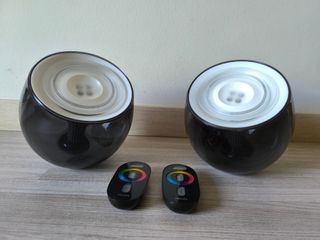 Lámpara Philips LED Negra y Blanca