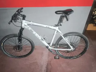 Bicicleta de Montaña BH Blanca