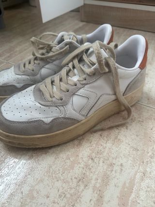 Zapatillas Tenth Beige y Blancas