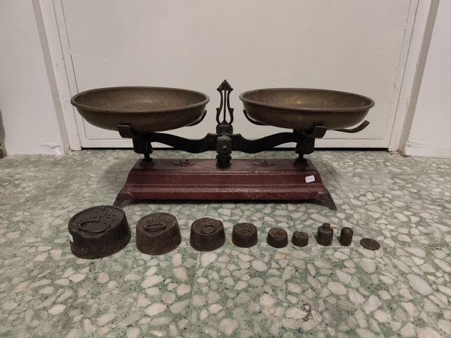 Balanza antigua de cocina