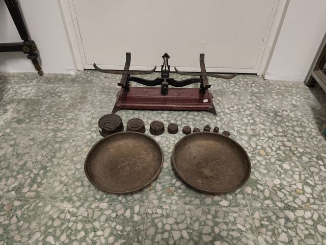 Balanza antigua de cocina
