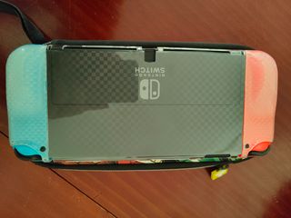 Nintendo Switch OLED + Mario Kart + Kit