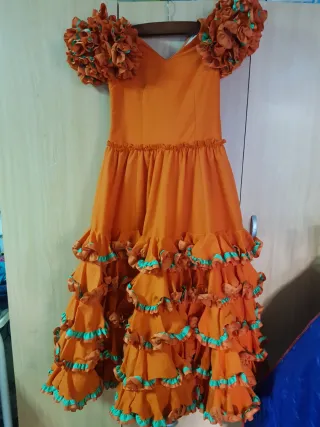 Vestido de gitana naranja con volantes
