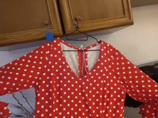 Traje de Flamenca Rojo con Lunares Blancos
