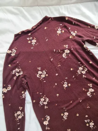 Vestido de flores burdeos