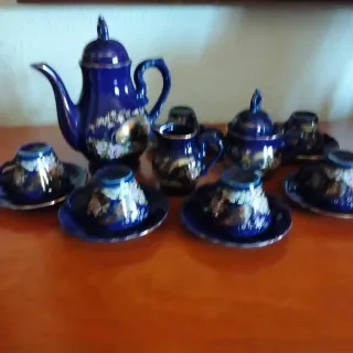 Juego de café azul y dorado