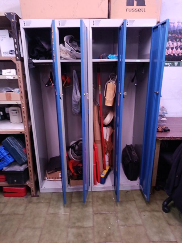 Taquillas metálicas azules