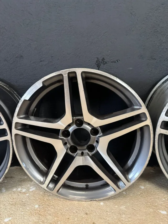 Llantas Mercedes AMG 18 (4 unidades)