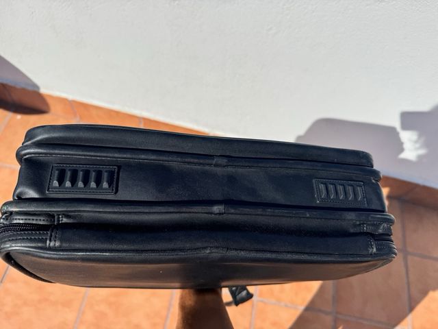 Maletín cuero portátil hasta 13,3”