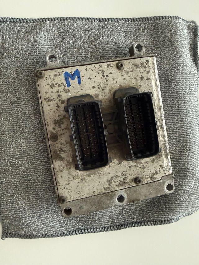 Centralita ECU SAAB 9-3 1.8t 2003-2006