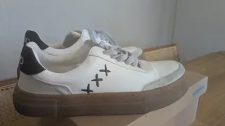 Zapatillas RoYo blancas y marrones
