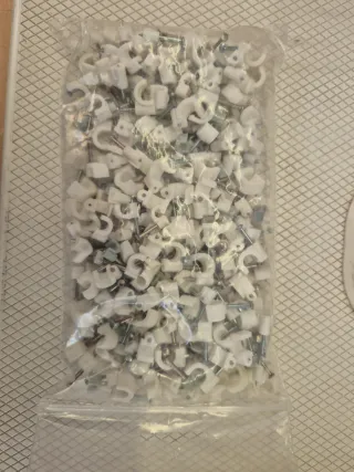 Chiodi blocca fili per cavi