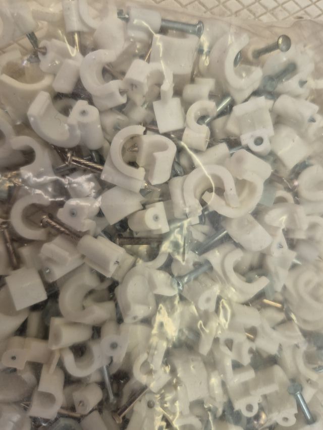 Chiodi blocca fili per cavi