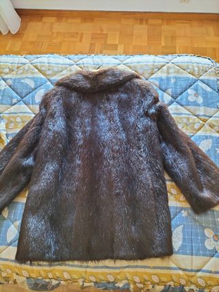 Chaquetón de piel marrón