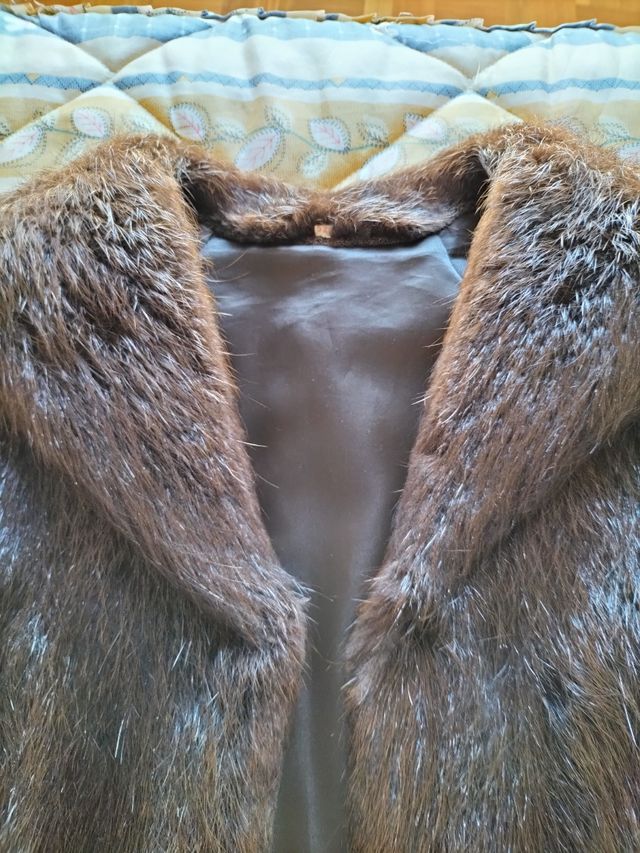 Chaquetón de piel marrón