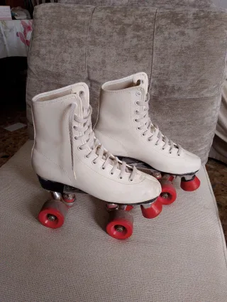 Patines de 4 ruedas blancos