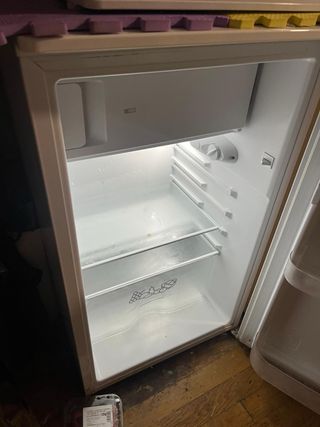 Mini nevera blanca