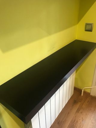 Armario salón/comedor madera y metal; y dos baldas