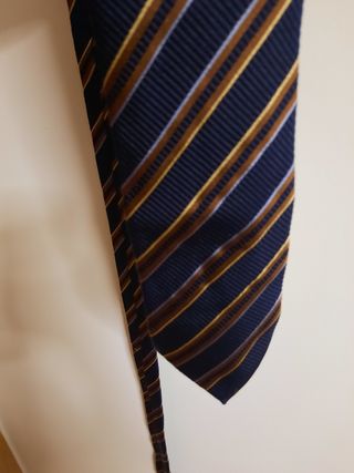 Corbata ancha de la marca Macson