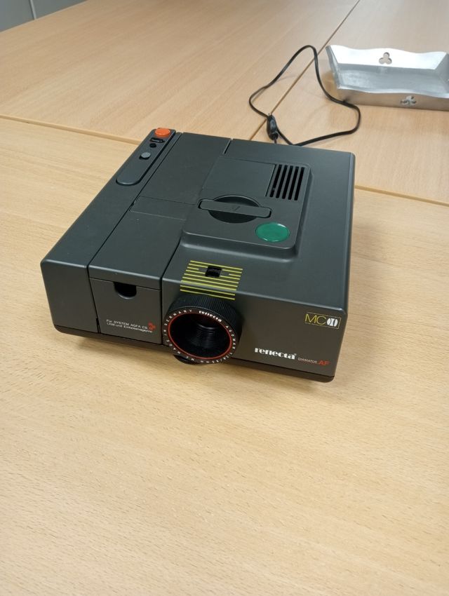 Proyector de diapositivas Reflecta MC 100