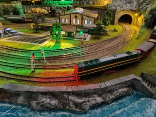 Maqueta Tren HO Digital Vías Peco Código 100