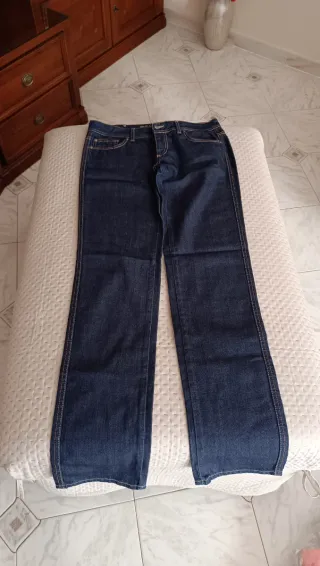 Jeans donna blu.