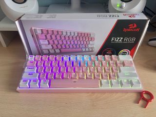 Tastiera meccanica Redragon K617 RGB 60% rosa