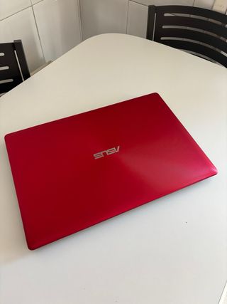 Computer portatile Asus X553M rosso