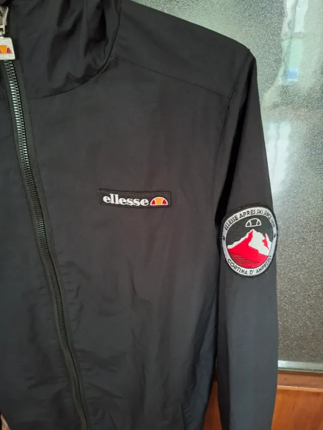 Chaqueta Negra Ellesse con Logo