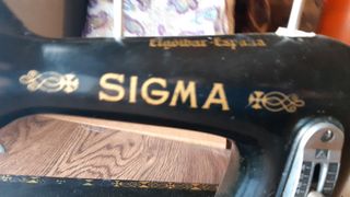 Mesa para máquina de coser antigua