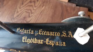 Mesa para máquina de coser antigua