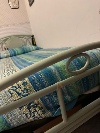 Letto singolo in legno verde acqua completo