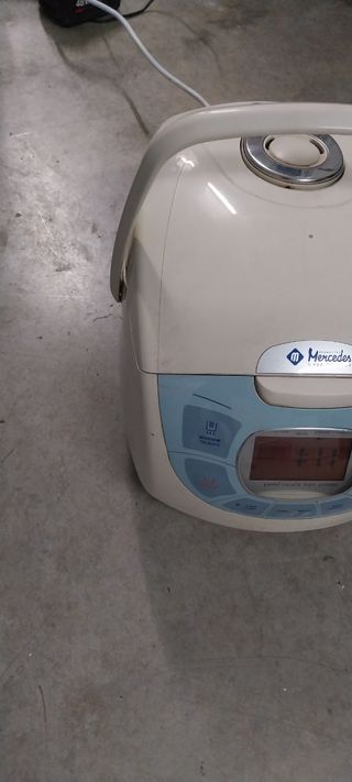 Robot de Cocina Mercedes en buen estado