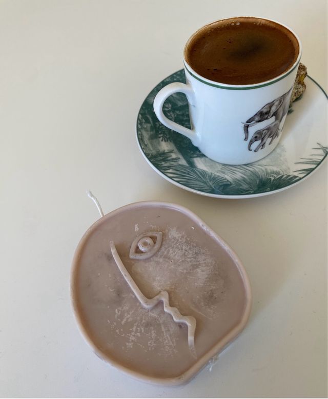 Vela decorativa abstracta