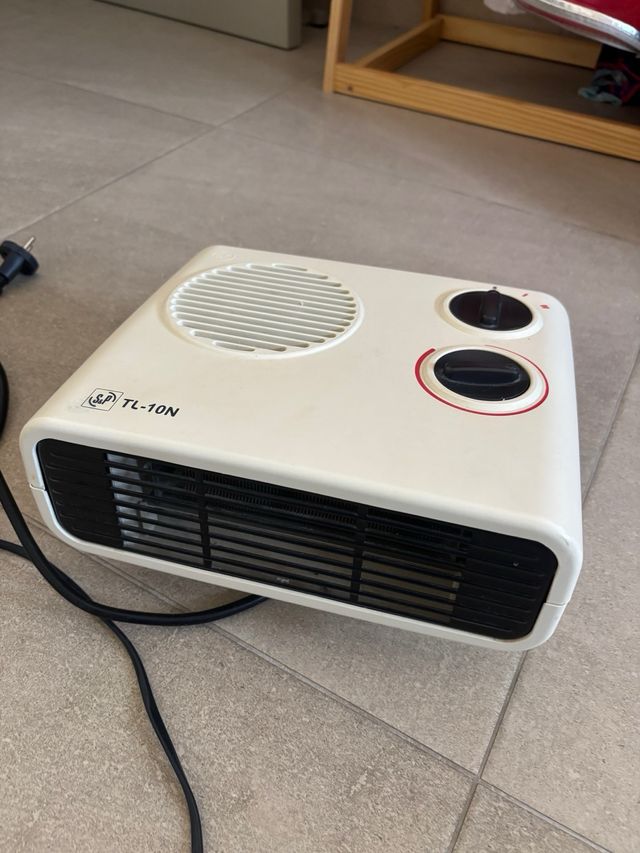 Calefactor blanco y negro