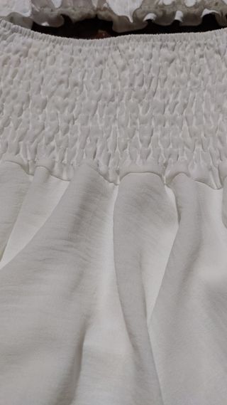Conjunto top y falda blanca
