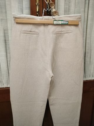 Pantalón beige HUMANOID