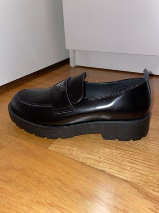 Mocasines negros charol- talla 36- sin estrenar 