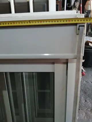 Ventanas correderas de aluminio lacado en blanco