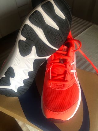 Zapatillas Asics Talla 37.5 Rojas