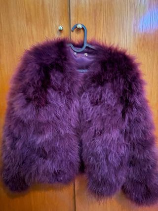 Abrigo de plumas morado talla única