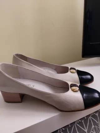 Zapatos de piel mujer beige y azul

