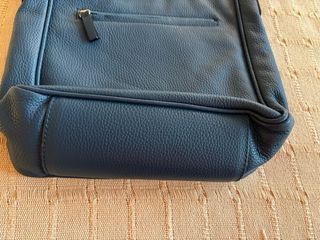 Bolso azul de piel