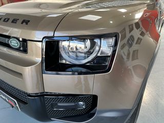 Land Rover Defender 2021