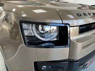 Land Rover Defender 2021